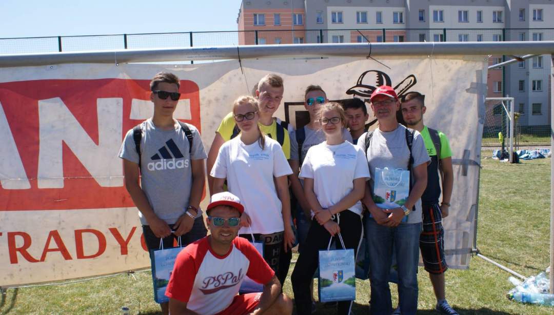 Młodzież wskrzesza palanta 