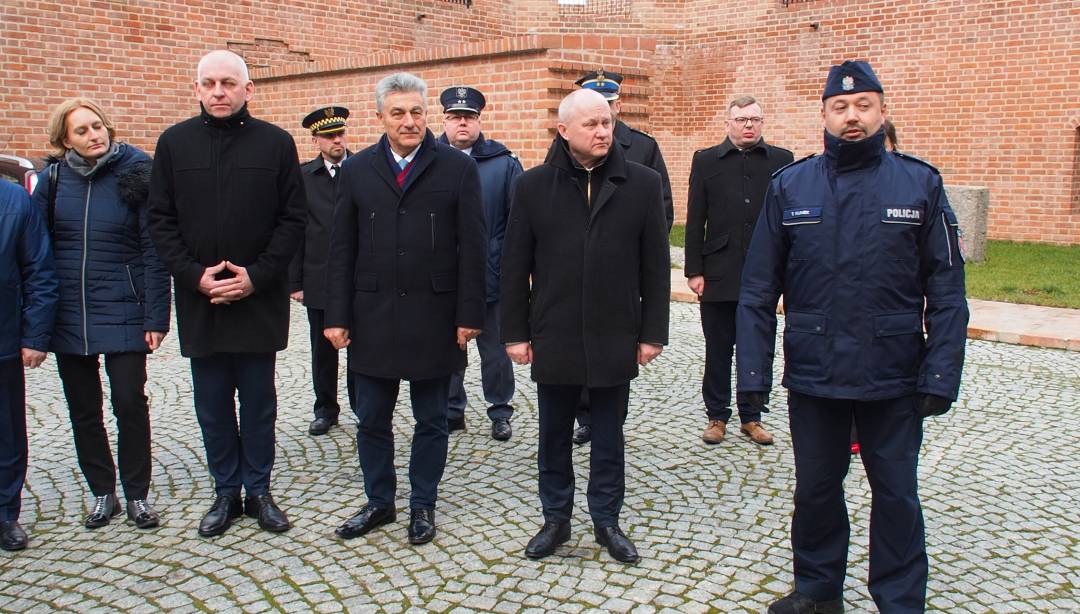 Nasi policjanci otrzymali 6 nowych radiowozów