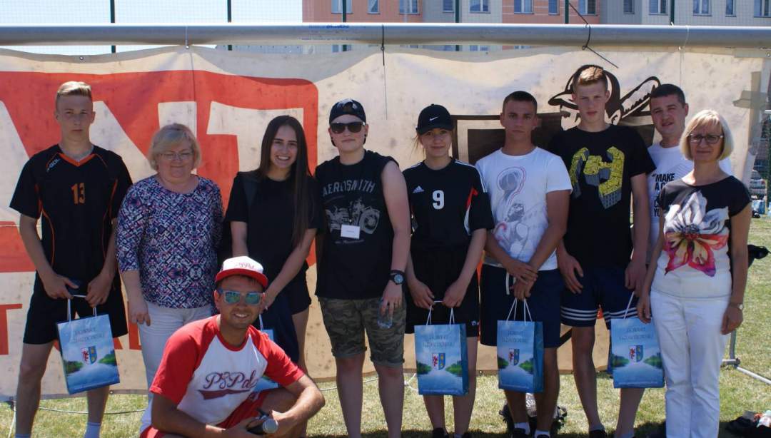 Młodzież wskrzesza palanta 