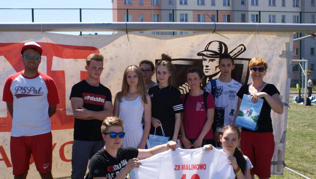 Młodzież wskrzesza palanta 