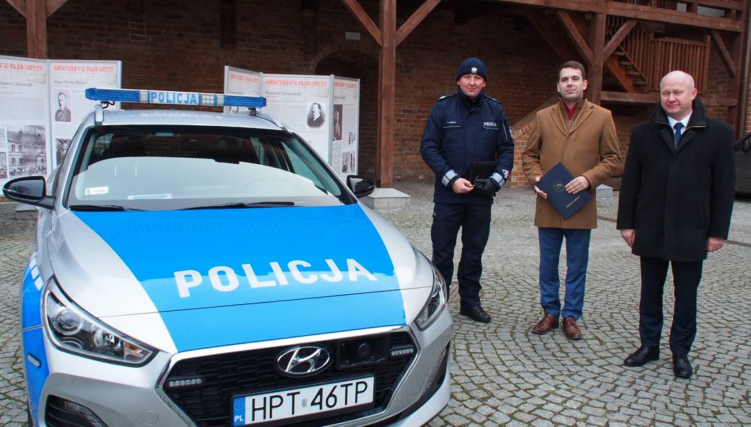 Nasi policjanci otrzymali 6 nowych radiowozów