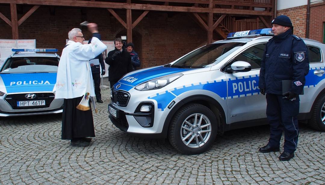 Nasi policjanci otrzymali 6 nowych radiowozów