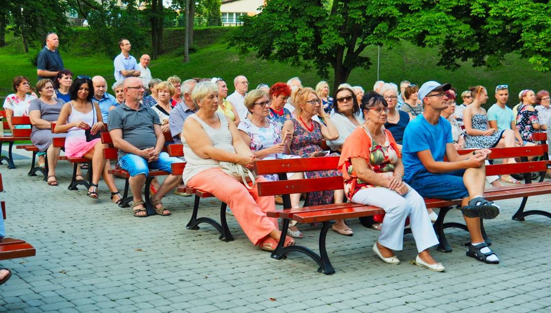 Czwarty Powiatowy Wieczór z Poezją z Jadwigą Jankowską – Cieślak