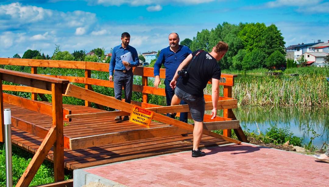 Deptak wokół jeziora w Rybnie został odebrany