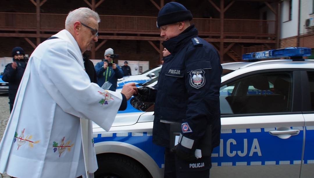 Nasi policjanci otrzymali 6 nowych radiowozów