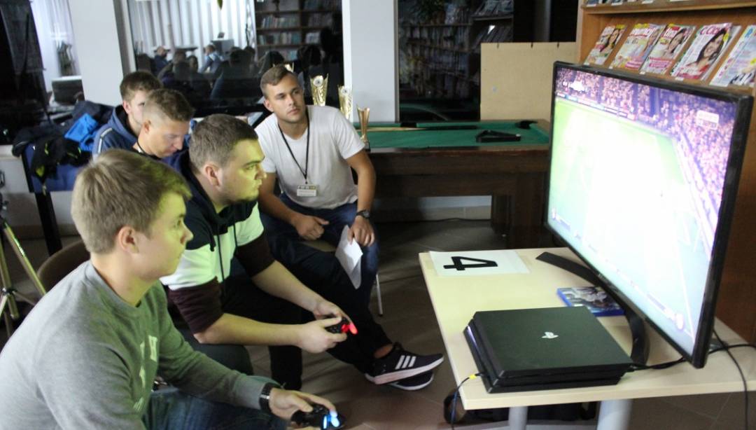 Dawid Zelma zwycięzcą I Nocnego Turnieju Fifa 2018