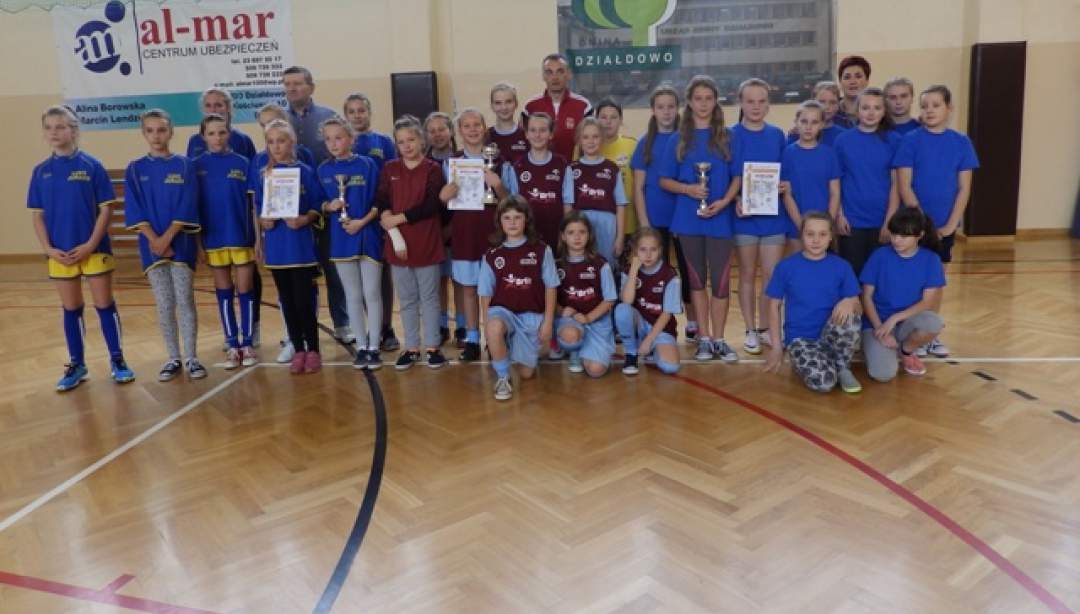 Piłkarki z Burkatu mistrzyniami powiatu