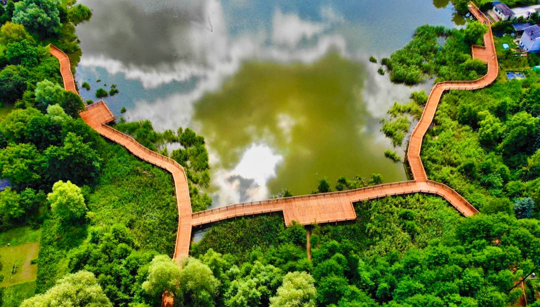 Deptak wokół jeziora w Rybnie został odebrany