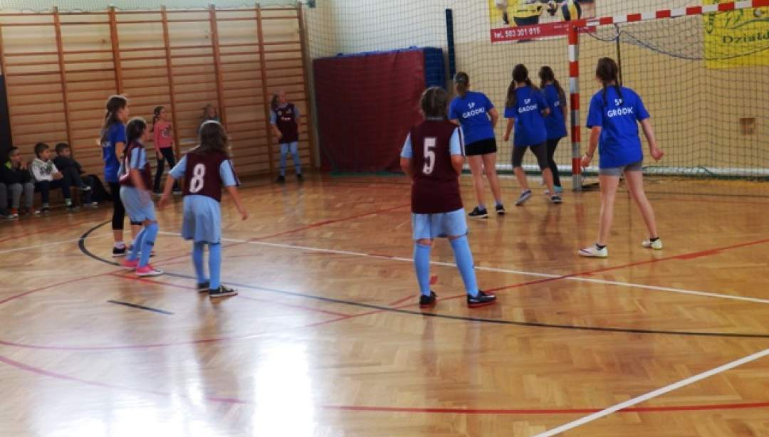 Piłkarki z Burkatu mistrzyniami powiatu