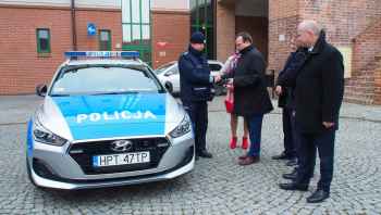 Nasi policjanci otrzymali 6 nowych radiowozów