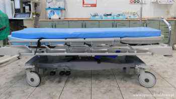 Nowy ambulans i sprzęt medyczny