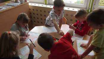 Burmistrz czytał przedszkolakom