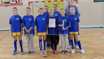 Piłkarki z Burkatu mistrzyniami powiatu