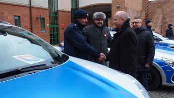 Nasi policjanci otrzymali 6 nowych radiowozów