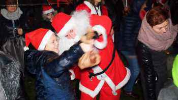 Magicznie rozświetliliśmy choinkę w Płośnicy