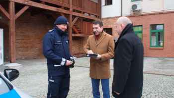 Nasi policjanci otrzymali 6 nowych radiowozów