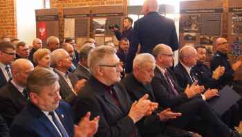 Nasi policjanci otrzymali 6 nowych radiowozów