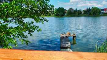 Deptak wokół jeziora w Rybnie został odebrany