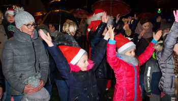 Magicznie rozświetliliśmy choinkę w Płośnicy