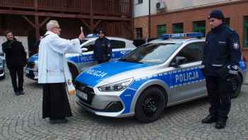 Nasi policjanci otrzymali 6 nowych radiowozów