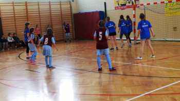 Piłkarki z Burkatu mistrzyniami powiatu