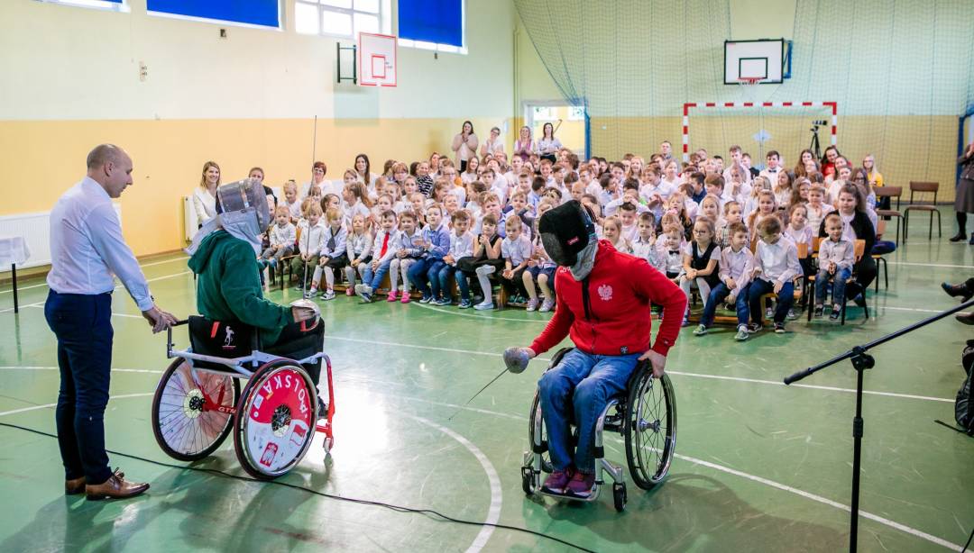 Paraolimpijczycy z wizytą w szkole Polskich Mistrzów Olimpijskich. (Fot. MC)