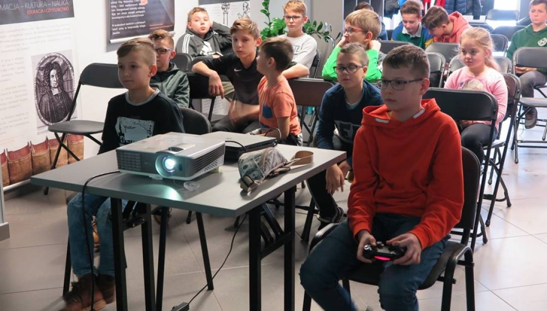 E-sportowe zmagania w bibliotece. (Fot. MBP)