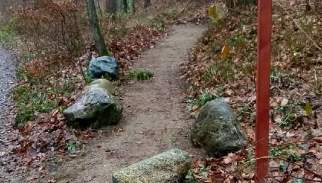 Zimowy serwis ścieżki MTB w Lidzbarku. (Fot. UMiG Lidzbark)