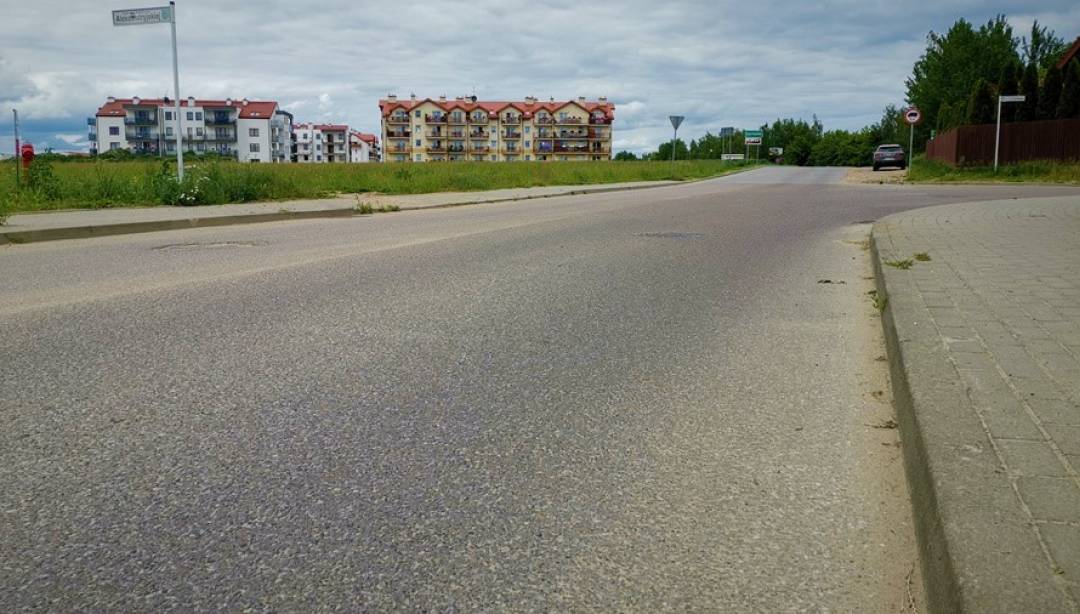 Uwaga. Al. Św. Katarzyny Aleksandryjskiej z pierwszeństwem