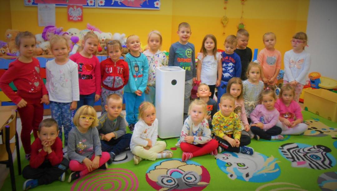 Oczyszczacze powietrza dla przedszkolaków z Lidzbarka. (Fot. UMiG)