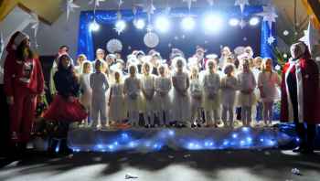 Choinka w Płośnicy już świeci!