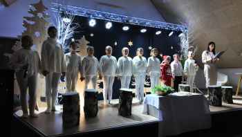 Choinka w Płośnicy już rozświetlona