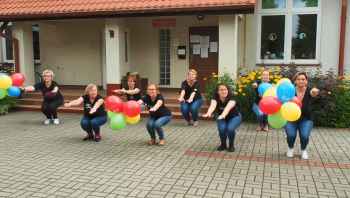 Pracownicy GOPS w Płośnicy pompują dla Hani