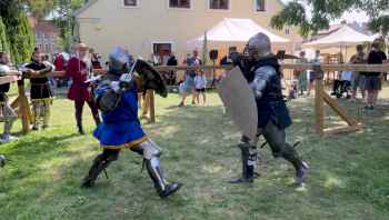 Dworek Bülowa opanowali rycerze