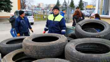 Sadzonka za oponę, kiełbaska za worek śmieci