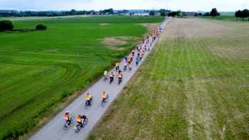 100 osób wzięło udział w rajdzie Odjazdowy Bibliotekarz