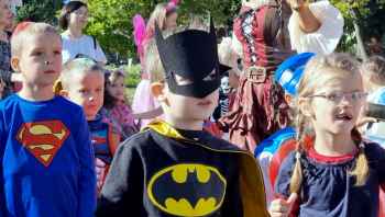 Parada bajkowych postaci przemaszerowała ulicami miasta