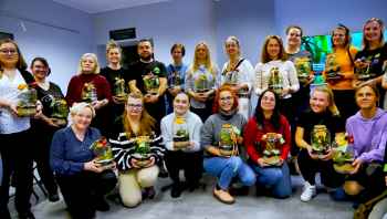 Uczyliśmy się sadzić świąteczny las w słoiku