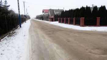 Czterdziestoletnie ulice wyłożą kostką brukową [FILM]