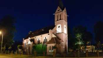 Kościół Świętego Wojciecha podświetlony
