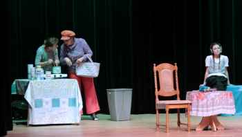 Pewni - Niepewni ze znakomitym spektaklem