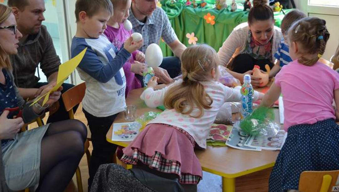 W Przedszkolu Miejskim nr 5 odbyły się warsztaty wielkanocne dla dzieci oraz rodziców (fot. EC).