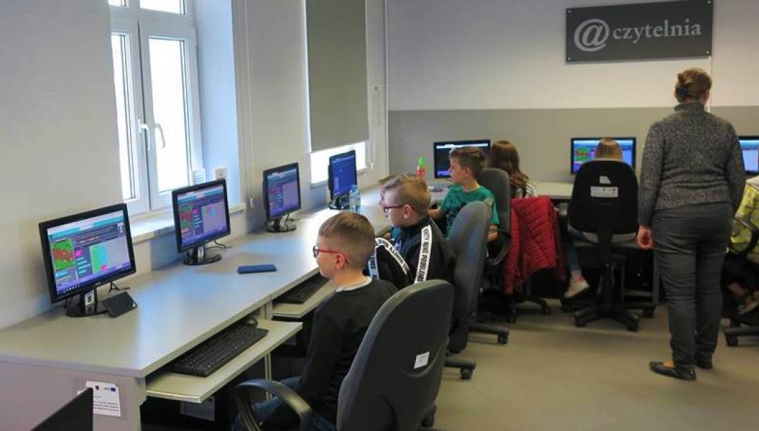 Warsztaty z programowania z wykorzystaniem Minecraft Education Edition. (Fot. Karol Wrombel)