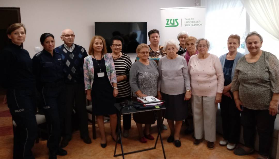 Policja i ZUS na spotkaniu z seniorami. (Fot. KPP)