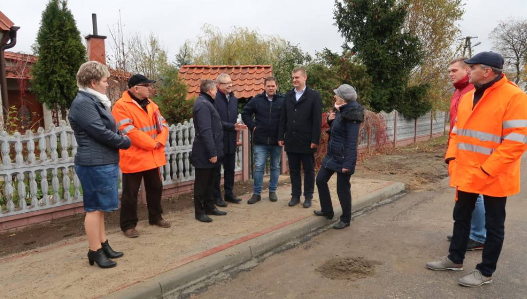 Odbiór końcowy inwestycji drogowej w Brodowie. (Fot: Piotr Utrata)