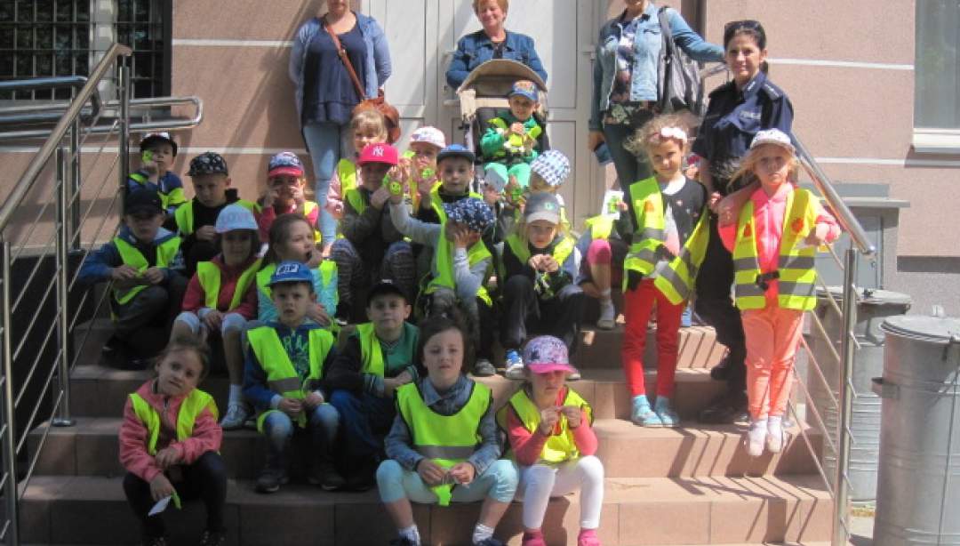 Przedszkolaki z wizytą u policjantów. (Fot. KPP)