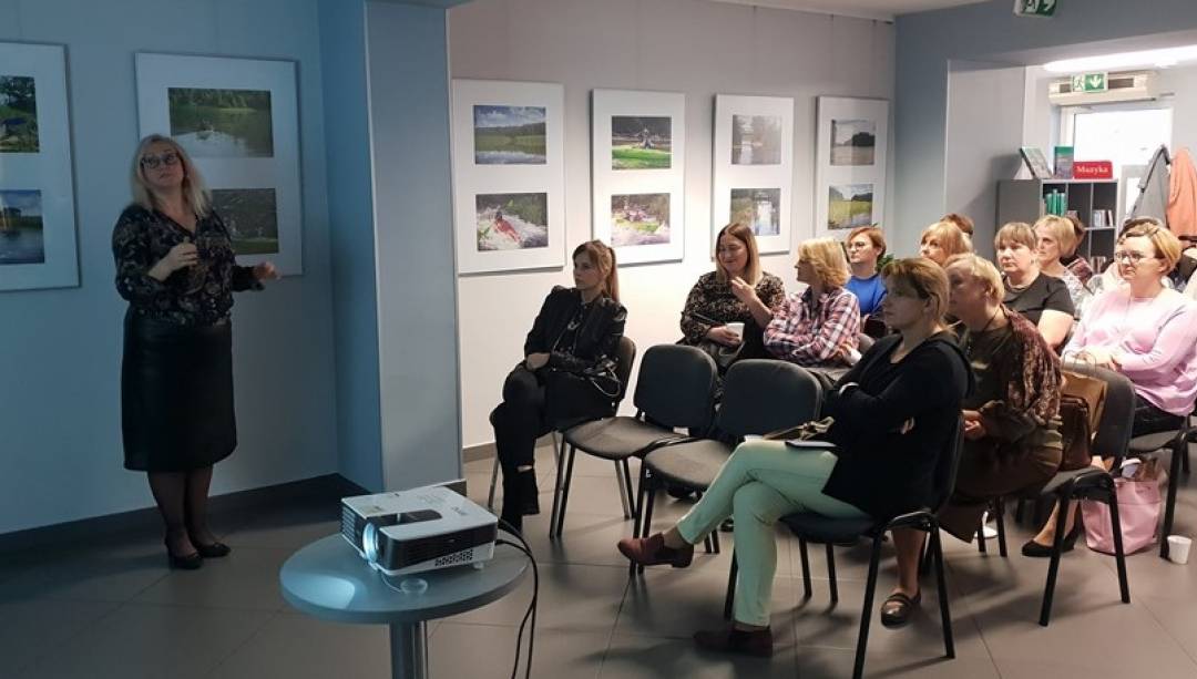 Bibliotekarki z powiatu mławskiego odwiedziły naszą placówkę. (Fot. Karol Wrombel)