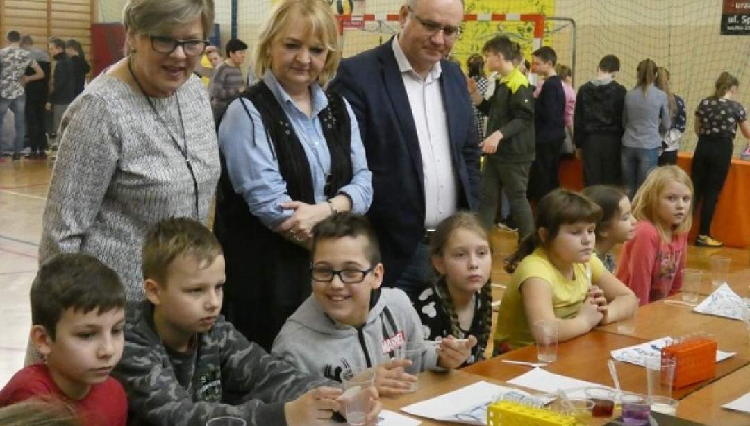 Festiwal Nauki w szkole w Burkacie. (Fot. UG Działdowo)