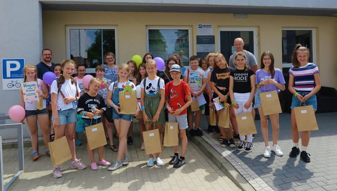 Chochlikowe psoty w działdowskiej bibliotece. (Fot. MBP Działdowo)