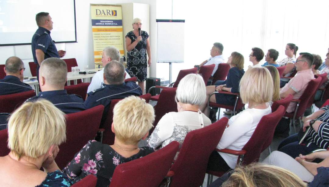 Debatowali o przemocy rodzinnej. (Fot. KPP)